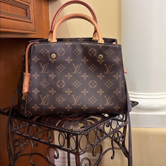 Montaigne MM - M41056
LV Brown Monogram Crossbody
Brand New Looks - Picture 11 of 11